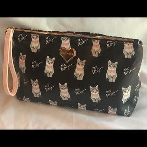 ⭐ Betsey Johnson Kitty XOX Travel Wristlet Bag